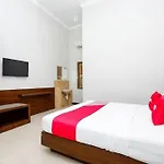 Super Oyo 2436 Hotel Kencana