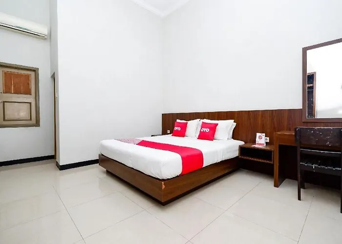 Super Oyo 2436 Hotel Kencana
