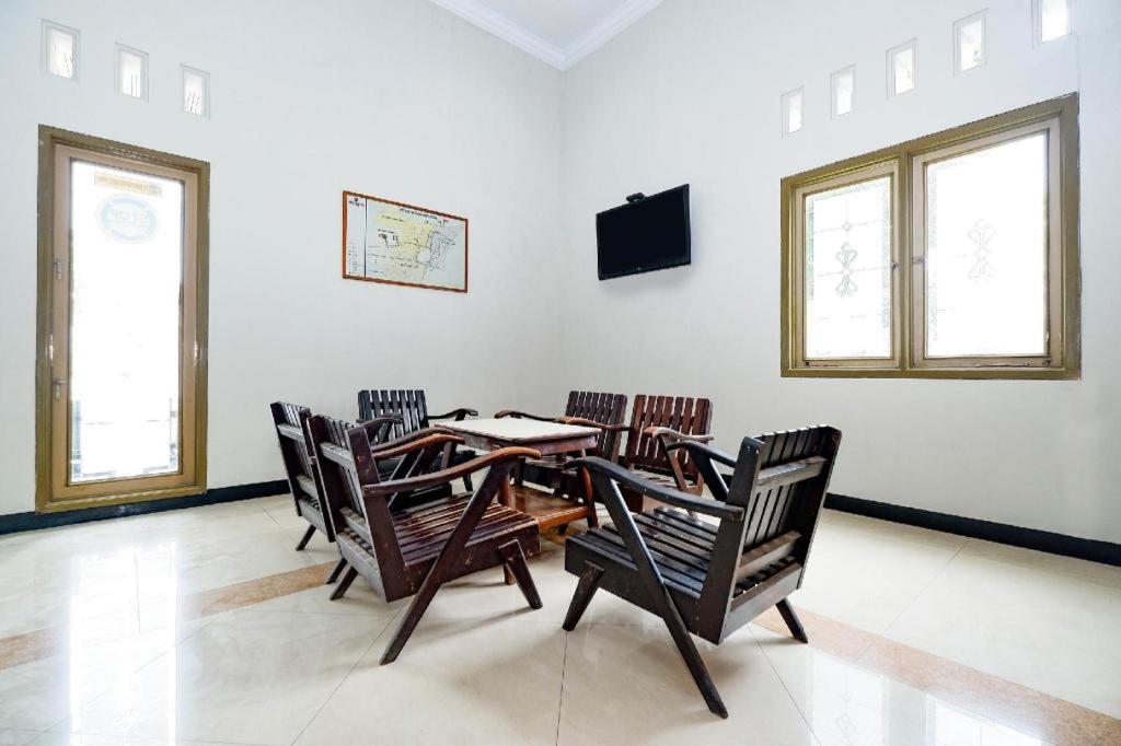 Super Oyo 2436 Kencana