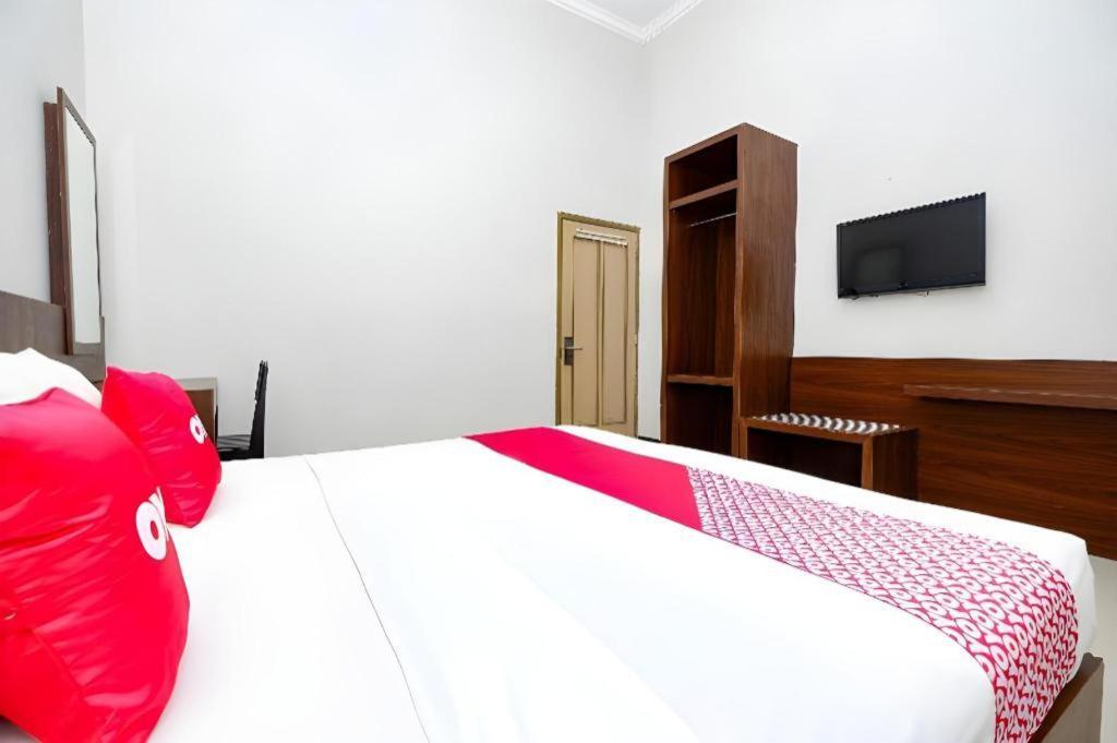 Hotel Super Oyo 2436 Kencana