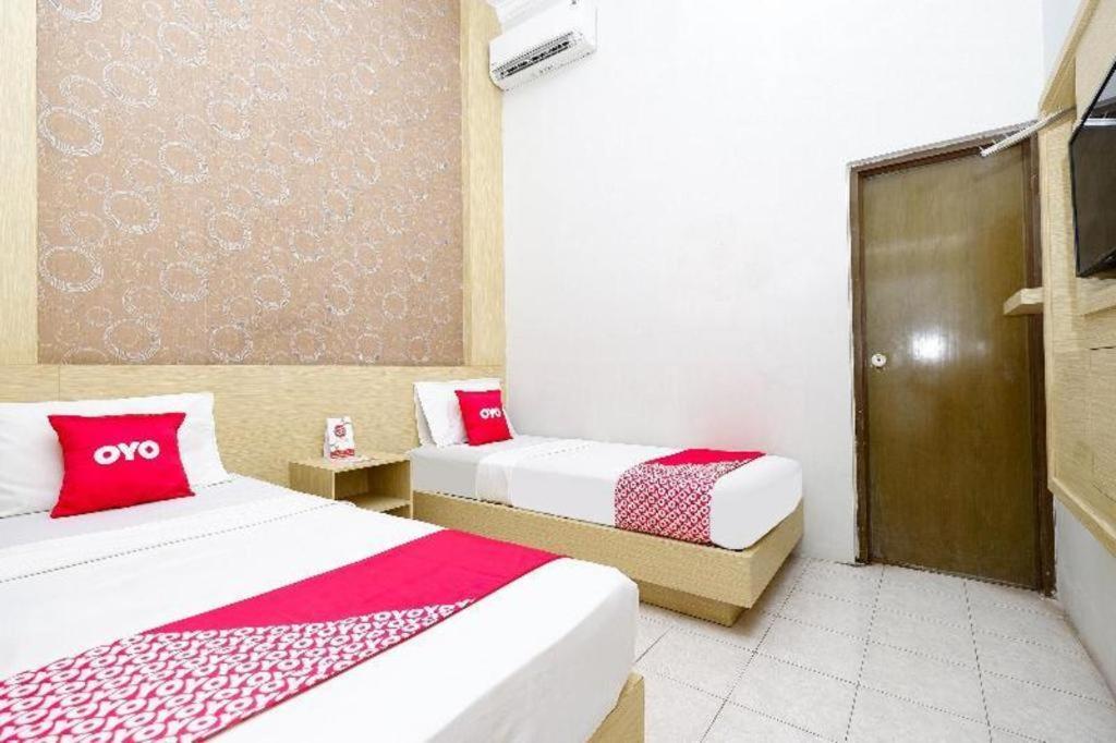 Super Oyo 2436 Kencana Hotel 2*